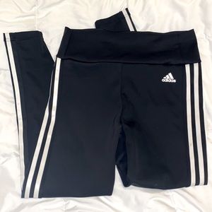 Worn once material it is 89% polyester 11%elastin